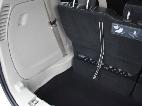 Used 2020 Chrysler Voyager Lxi image 10