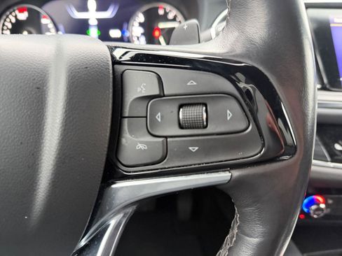 Used 2024 Buick Enclave Premium image 19