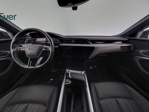 Used 2024 Audi Q8 e-tron Premium Plus w/ Premium Plus Package AWD/4WD image 25