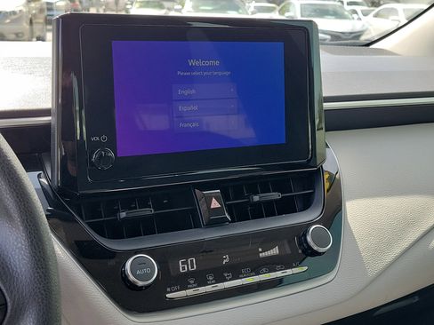 Used 2024 Toyota Corolla LE image 28