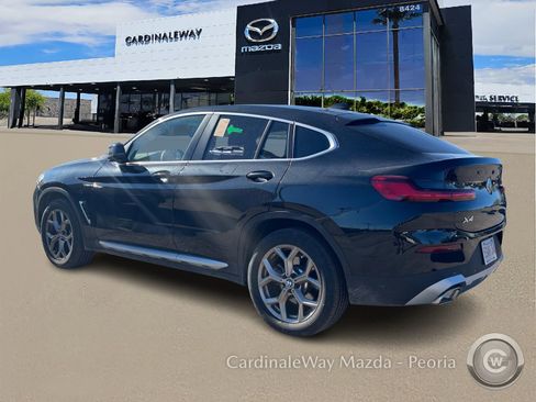 Used 2025 BMW X4 xDrive30i image 3