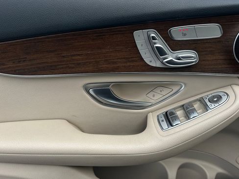 Certified 2022 Mercedes-Benz GLC 300 GLC 300 image 25