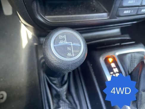 Used 2021 Jeep Gladiator Sport AWD/4WD image 17