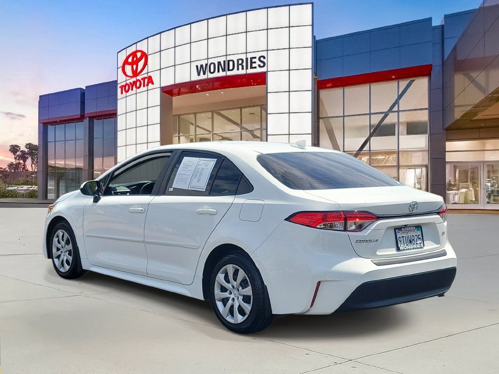 Used 2024 Toyota Corolla LE FWD image 5