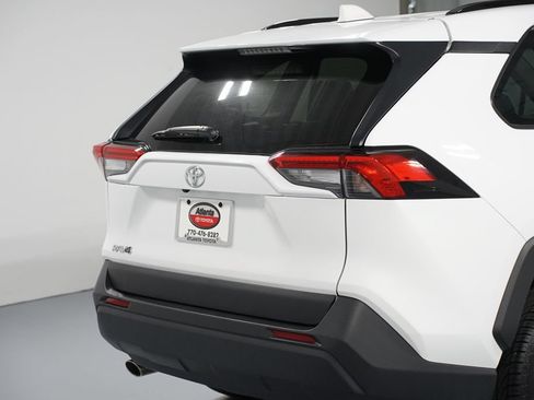 Used 2025 Toyota RAV4 XLE FWD image 9