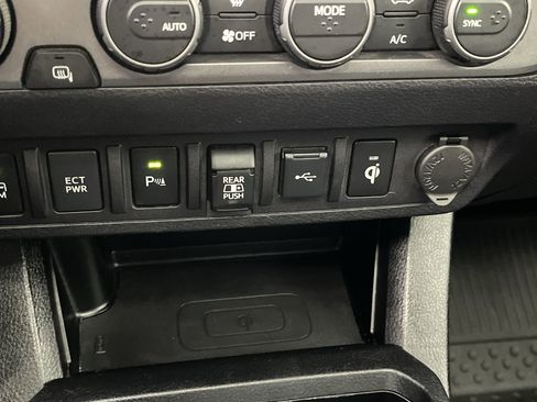 Used 2020 Toyota Tacoma TRD Sport w/ TRD Premium Sport Package image 23