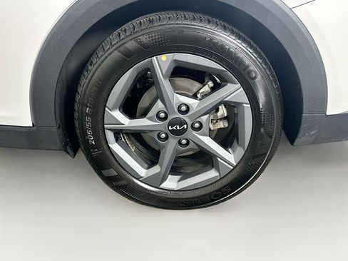 Used 2025 Kia K4 FWD image 11