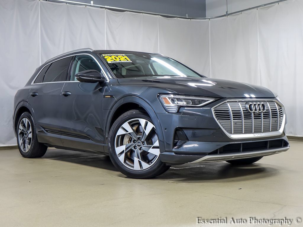 Used 2021 Audi e-tron Premium Plus w/ Premium Plus Package AWD/4WD image 2