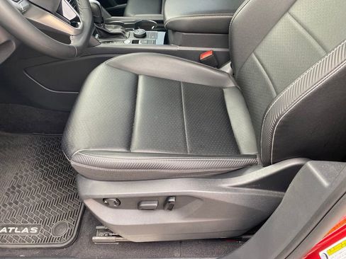 Used 2022 Volkswagen Atlas Cross Sport SE AWD/4WD image 12