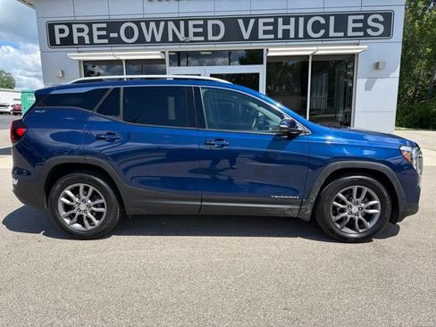 Certified 2023 GMC Terrain SLT FWD image 2