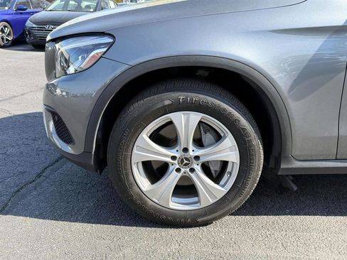 Used 2018 Mercedes-Benz GLC 300 4MATIC w/ Premium Package image 6