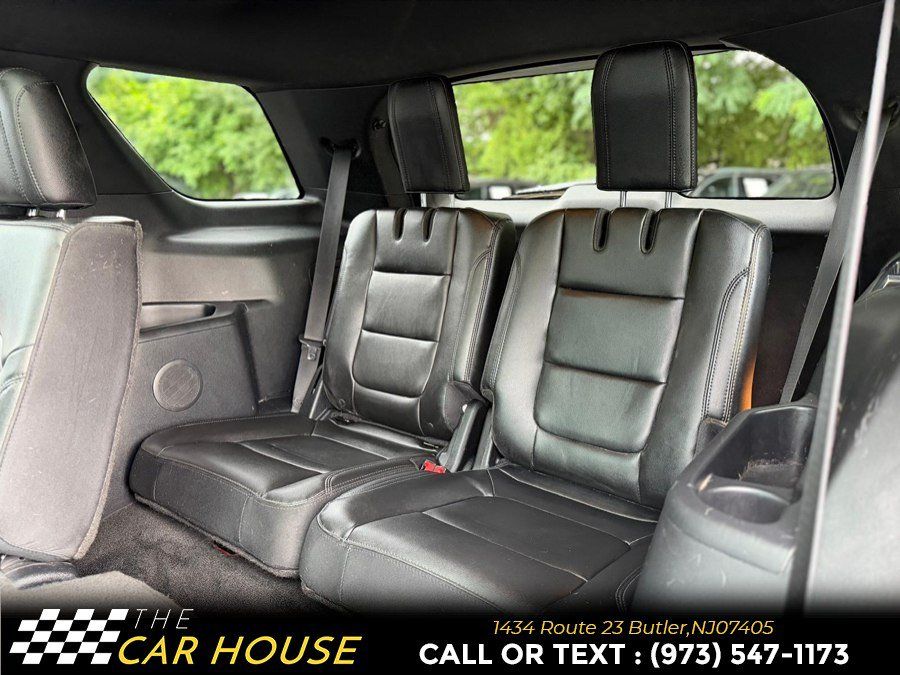 Used 2016 Ford Explorer XLT w/ Equipment Group 202A AWD/4WD image 19