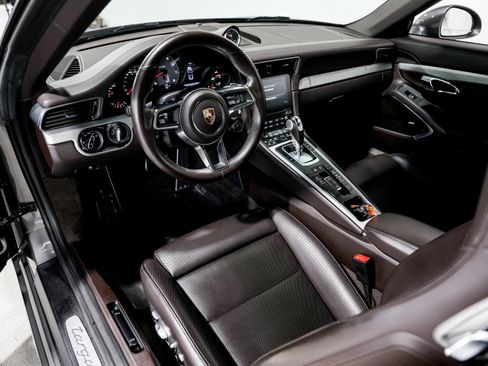 Used 2017 Porsche 911 Targa 4S image 9