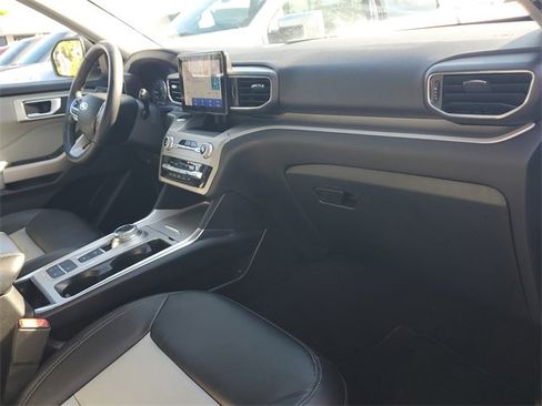 Used 2023 Ford Explorer XLT w/ Equipment Group 202A image 11