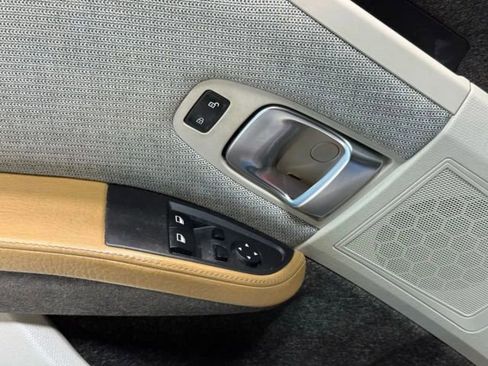 Used 2014 BMW i3 w/ Range Extender RWD image 11