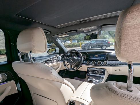 Used 2017 Mercedes-Benz E 300 4MATIC image 26