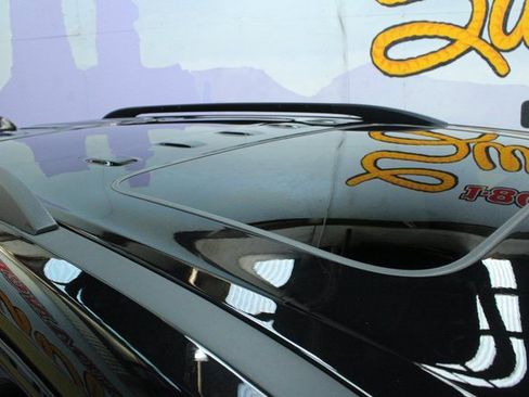 Used 2023 Chevrolet Traverse RS image 5