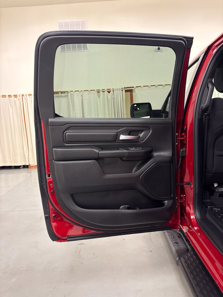 New 2027 RAM 1500 Express AWD/4WD image 21