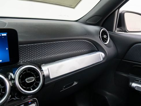 New 2026 Mercedes-Benz GLB 250 4MATIC image 29