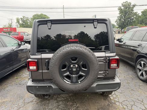 Used 2025 Jeep Wrangler Unlimited Sport AWD/4WD image 11