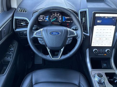 Certified 2024 Ford Edge SEL w/ Convenience Package AWD/4WD image 11