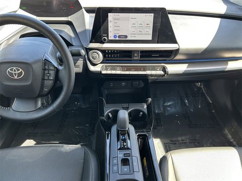 Used 2025 Toyota Prius XLE image 13