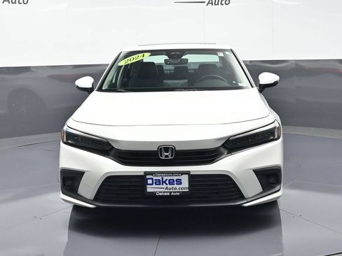 Used 2024 Honda Civic Touring image 3