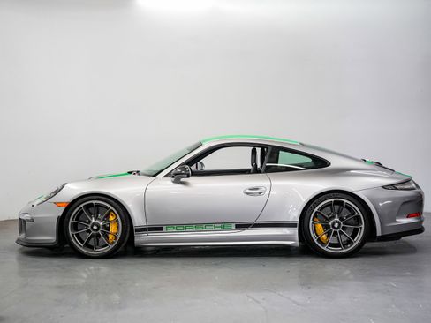 Used 2016 Porsche 911 R RWD image 7
