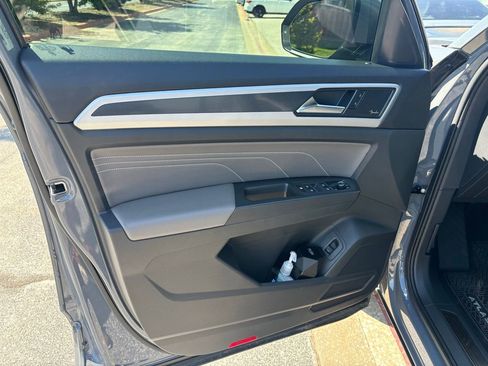 Used 2023 Volkswagen Atlas Cross Sport SEL Premium R-Line AWD/4WD image 12