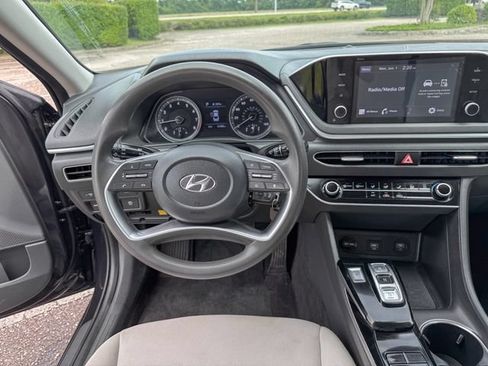 Used 2023 Hyundai Sonata SE w/ Preferred Accessory Package FWD image 15