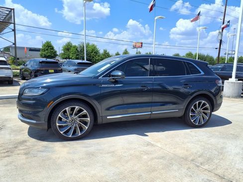 Used 2023 Lincoln Nautilus Reserve w/ Equipment Group 201A FWD image 3