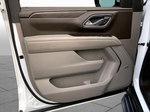 Used 2023 Chevrolet Tahoe LT w/ Luxury Package RWD image 21