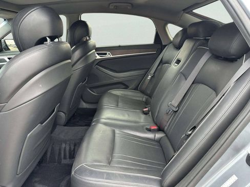 Used 2015 Hyundai Genesis 5.0 RWD image 11