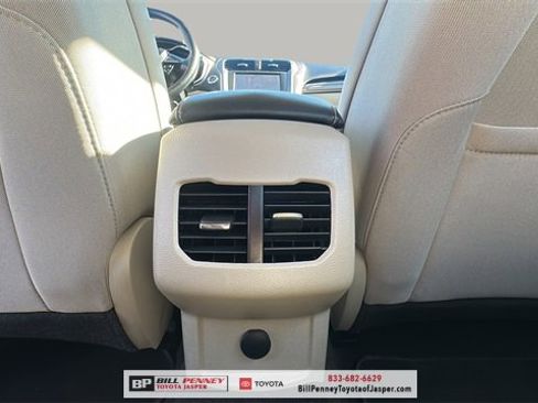 Used 2020 Ford Fusion SE image 13