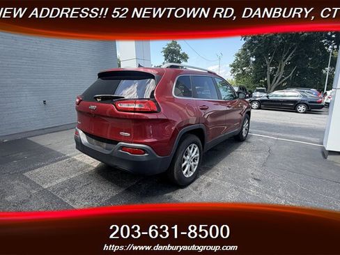 Used 2017 Jeep Cherokee Latitude w/ True North Edition AWD/4WD image 5