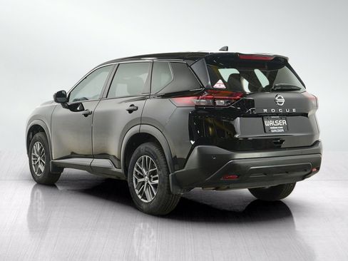 Used 2021 Nissan Rogue S FWD image 3