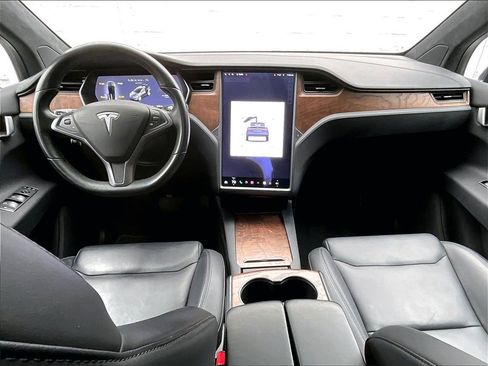Used 2020 Tesla Model X Long Range image 18