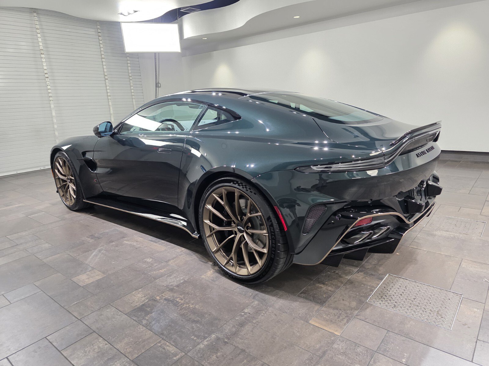 New 2026 Aston Martin V8 Vantage S RWD image 2