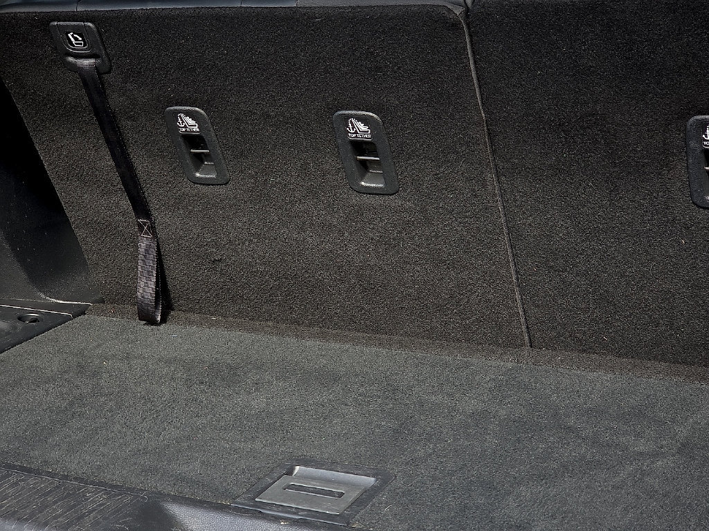 Used 2025 Honda Pilot EX-L image 8