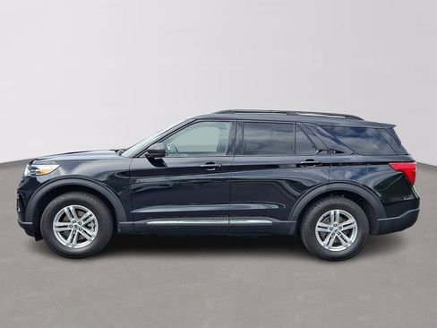 Used 2022 Ford Explorer XLT w/ Equipment Group 202A AWD/4WD image 7