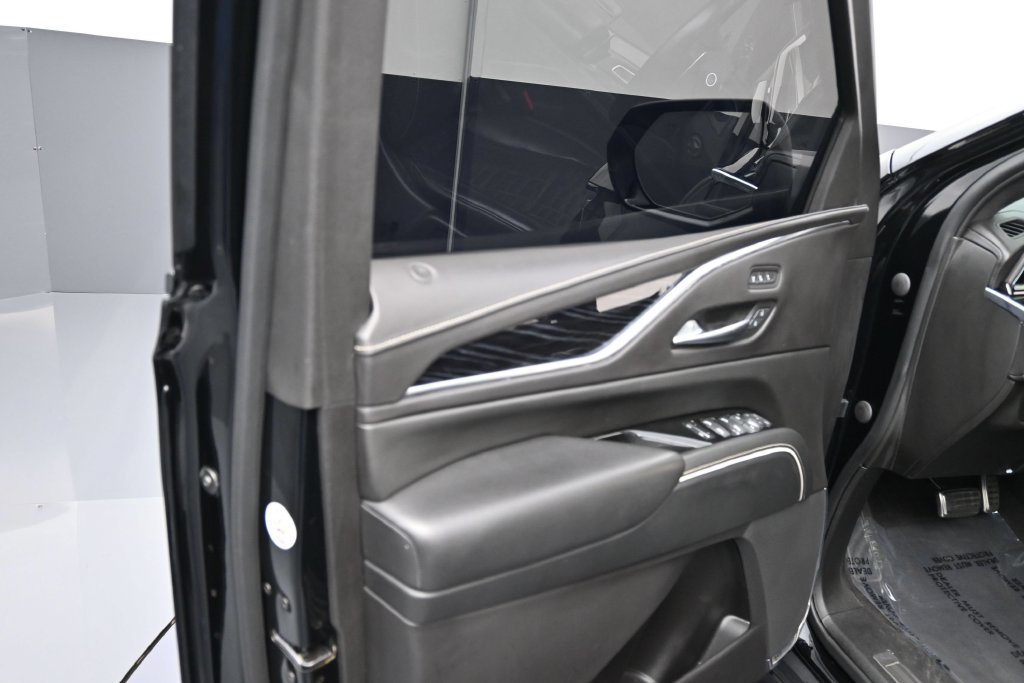 Used 2023 Cadillac Escalade V w/ LPO, ONYX Package AWD/4WD image 14
