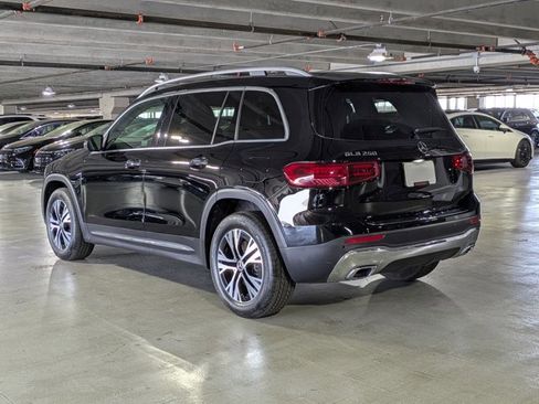 Used 2025 Mercedes-Benz GLB 250 image 8