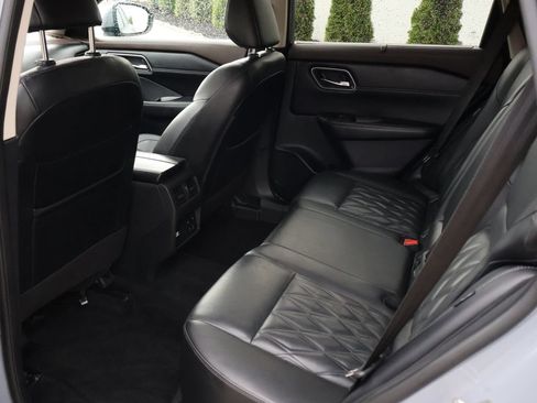 Used 2023 Nissan Rogue Platinum w/ Platinum Premium Package FWD image 16