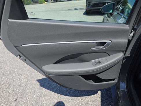 Used 2020 Hyundai Sonata SE FWD image 13