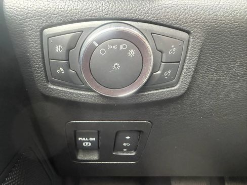 Used 2019 Ford F150 XLT w/ Equipment Group 302A Luxury AWD/4WD image 18