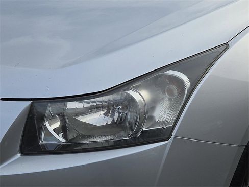 Used 2012 Chevrolet Cruze LT image 12