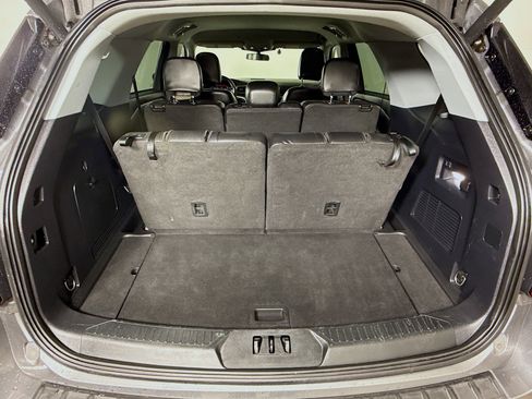 Used 2022 Ford Explorer XLT w/ Equipment Group 202A image 32