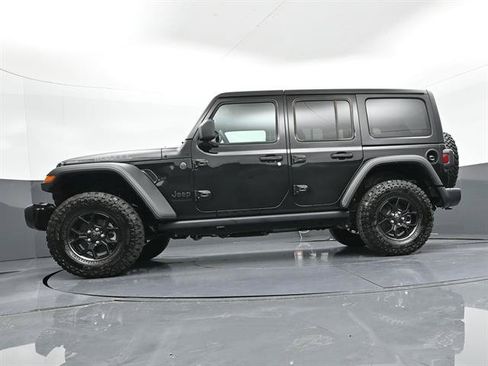 Used 2025 Jeep Wrangler Unlimited Sport AWD/4WD image 32