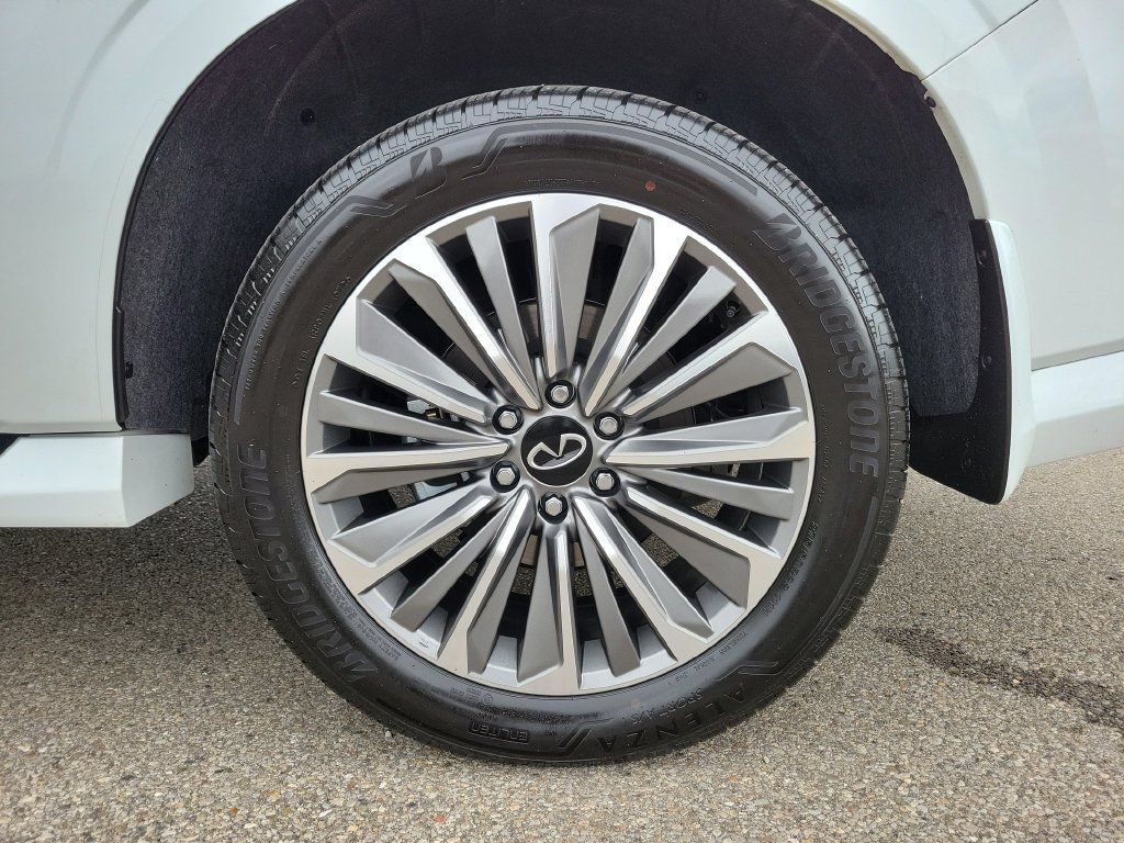 Certified 2026 INFINITI QX80 Luxe w/ Cargo Package AWD/4WD image 10