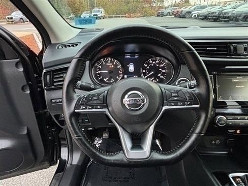 Used 2022 Nissan Rogue Sport SV image 13